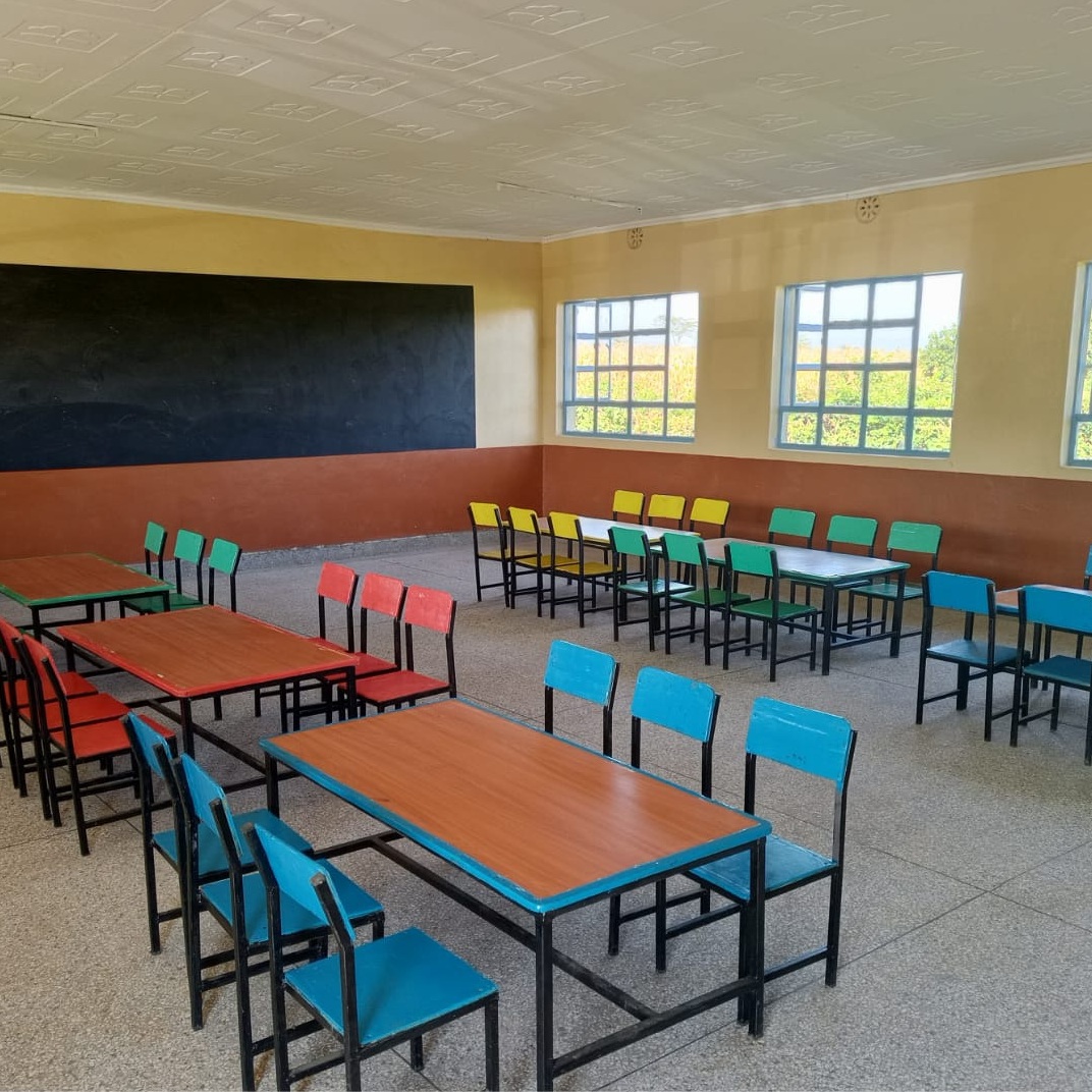Furniture Modern Equipped Classroom